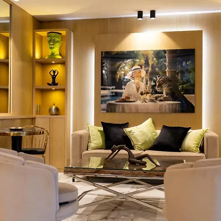 Le Fouquet's Hotell 4*